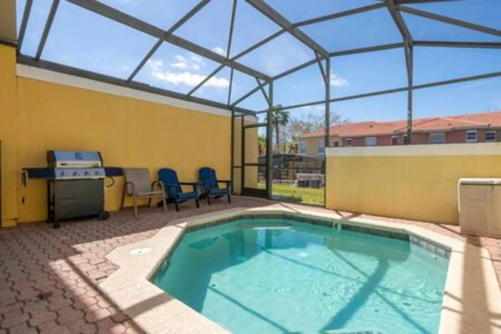 Cozy 3 BR w Private Pool