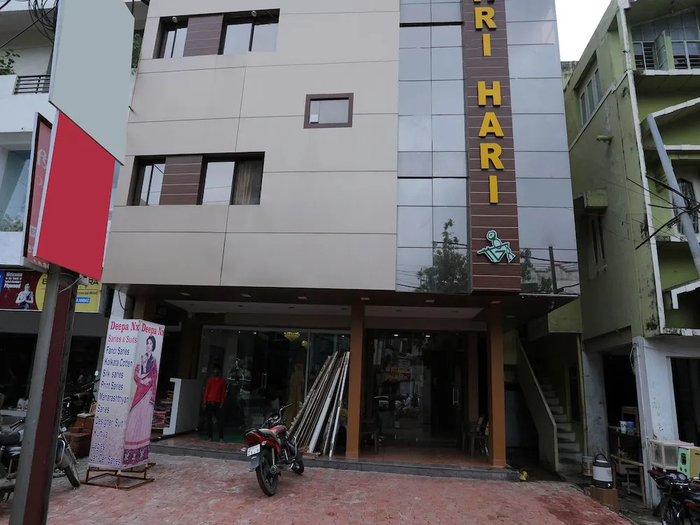 OYO 16163 Hotel Shri Hari