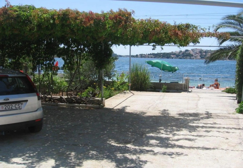 Igor -10 m From Beach - H