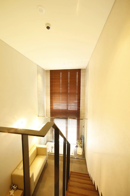 Golden Daisy Hotel