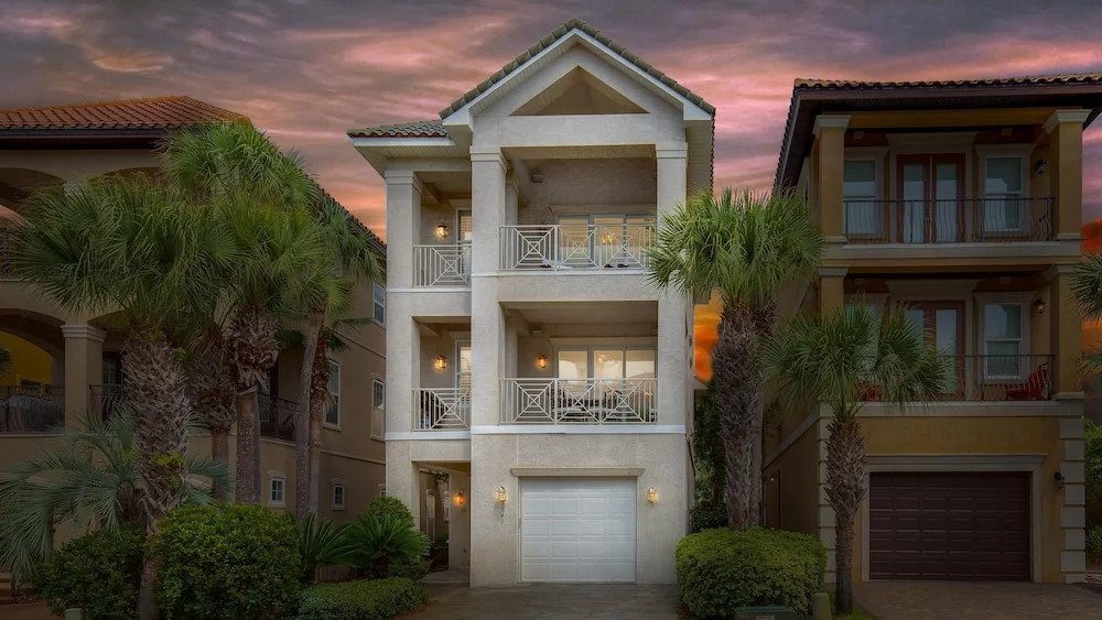 Sea Pearl- Dbts- 4840 Ocean Blvd- 4BR 4.5ba
