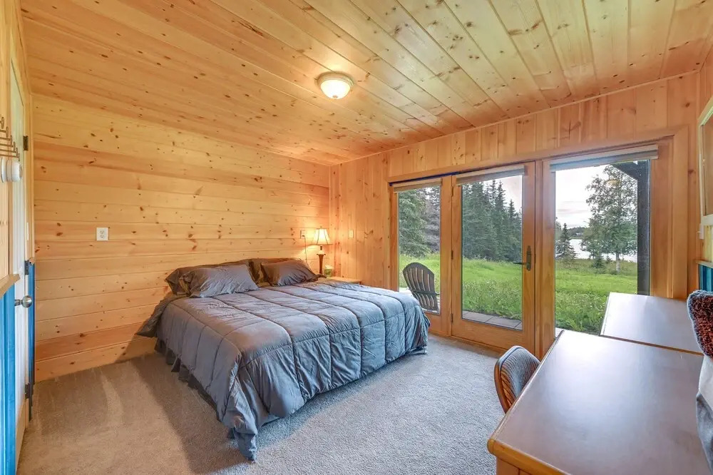 Spacious Soldotna Home w/ Mackey Lake Views