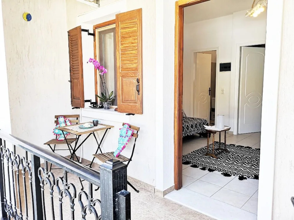 Villa Perissa Thira