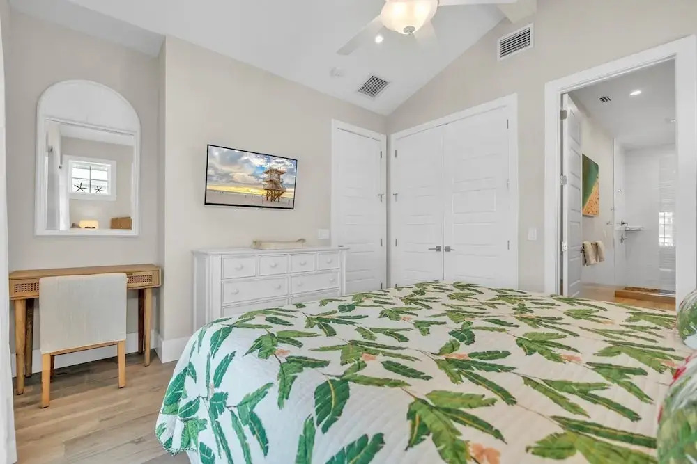 Jersey Girl 5 Bedroom Home by RedAwning