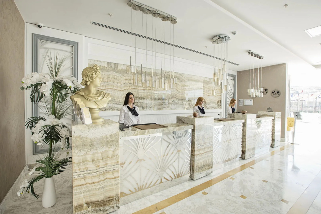 Qlusive Hotel