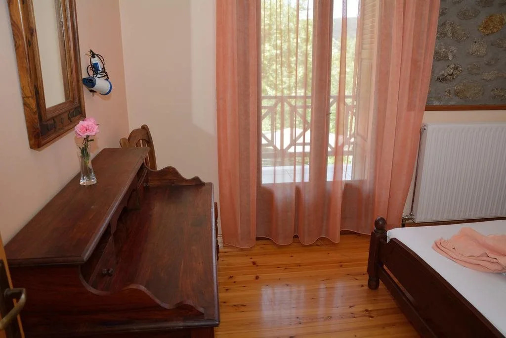 Evrostini Guest House