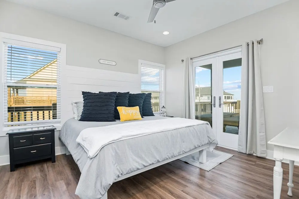 Stay Awhile 4 Bedroom Home by RedAwning