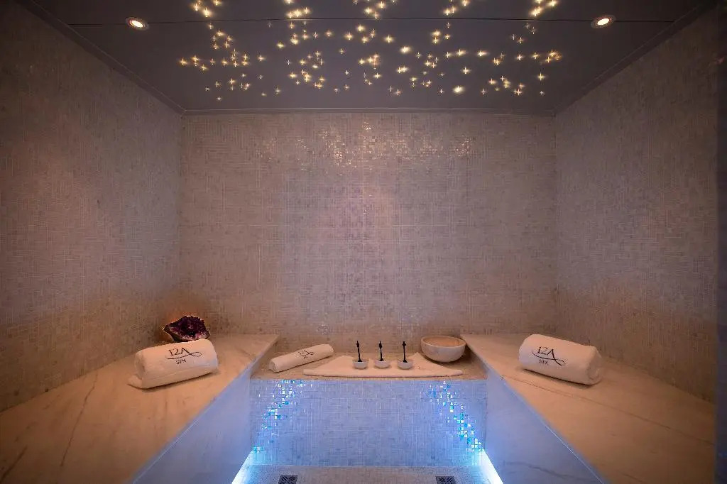 Twelve Apostles Hotel & Spa