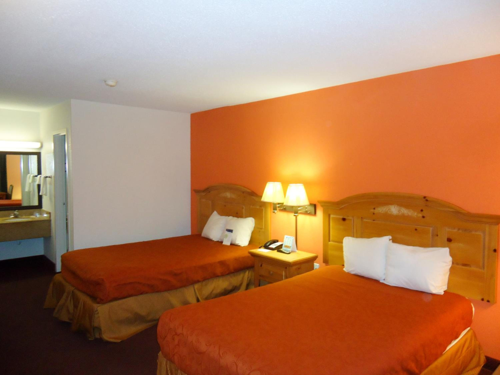 Motel 6-Clarksville, TN