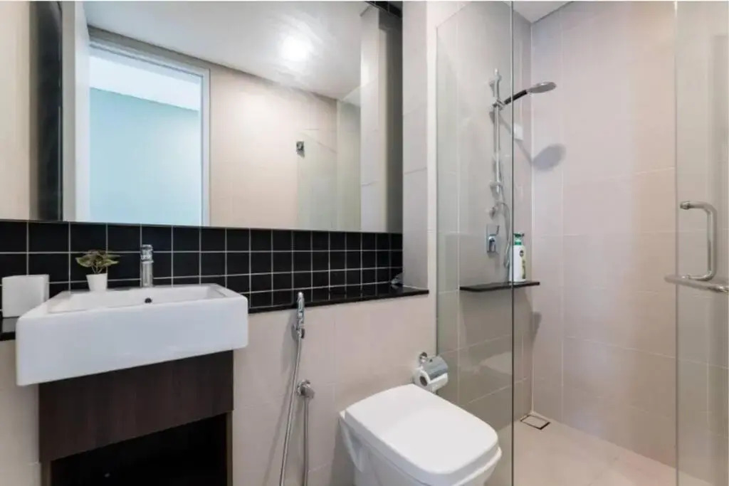 Mountain View 2 room KL East Mall 4pax NEW