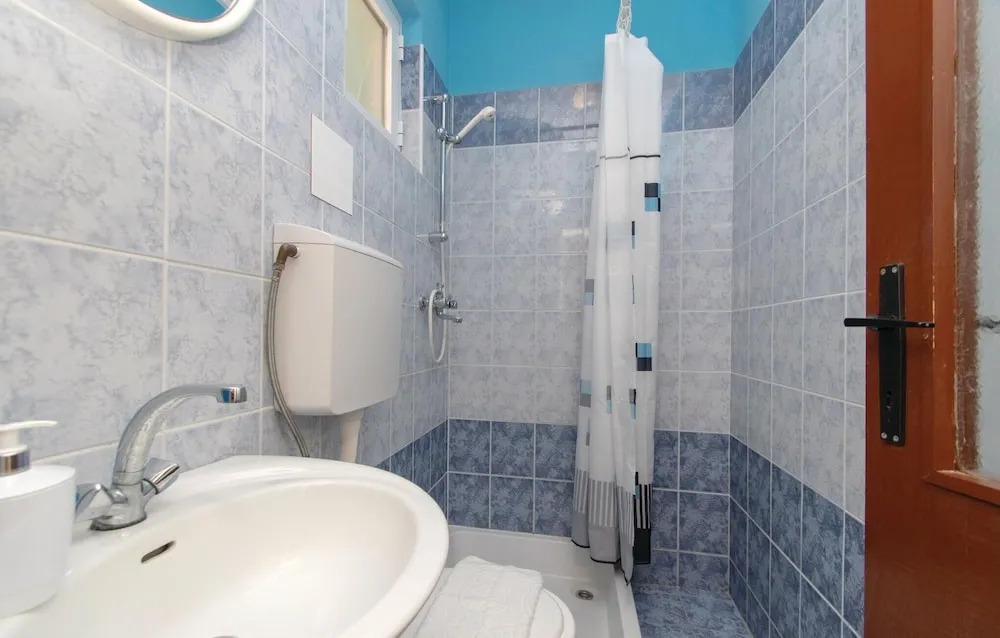 Beautiful Home In Gradina With Kitchen