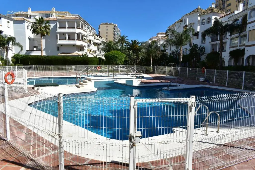 TIMON II, Luxury 3 bedroom Beachside Apartment