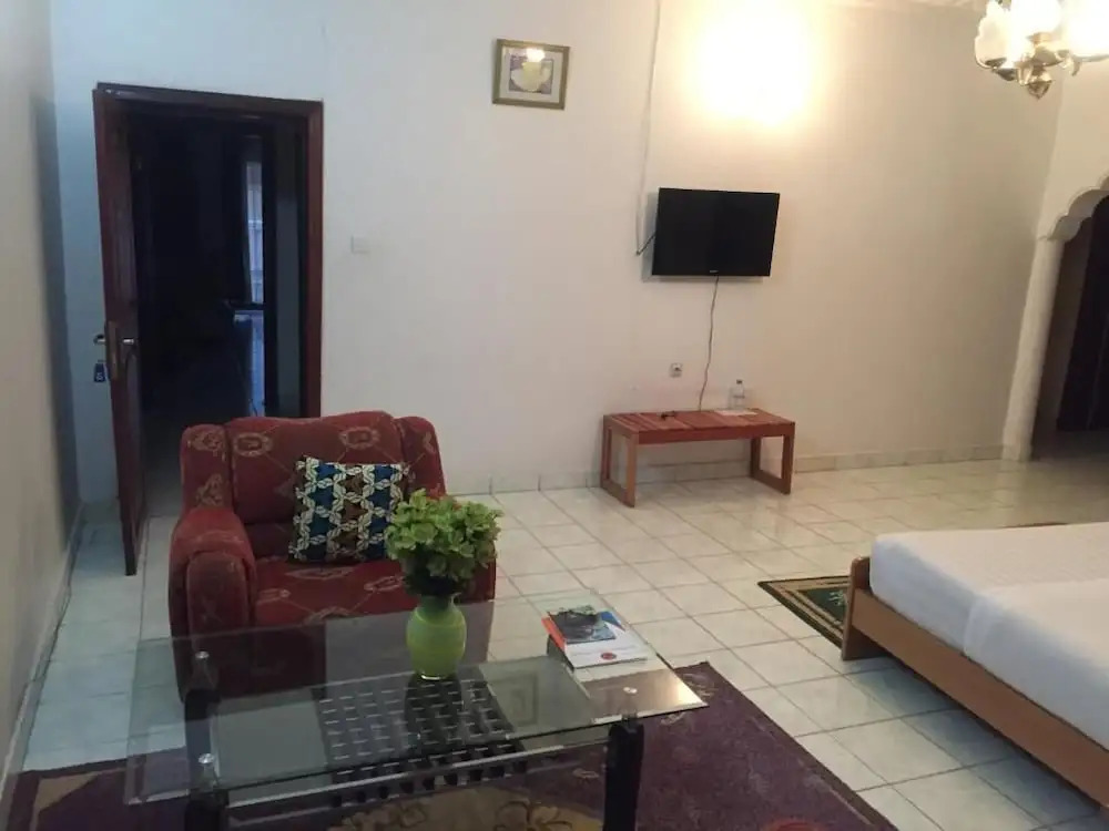 Romalo Hotel & Apartments