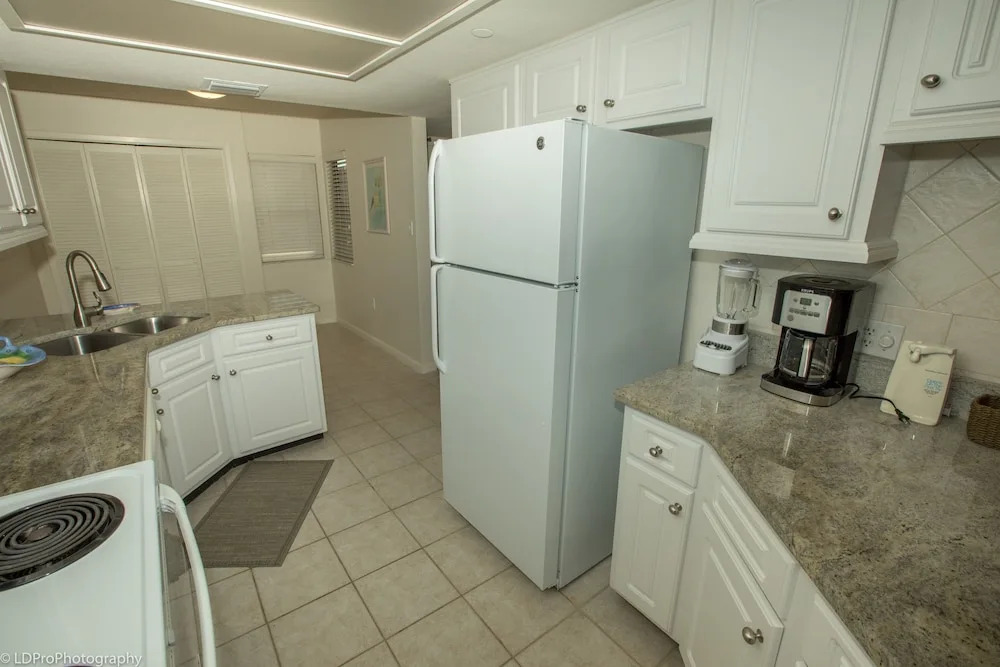 Inlet Reef 316 2 Bedroom Condo by RedAwning