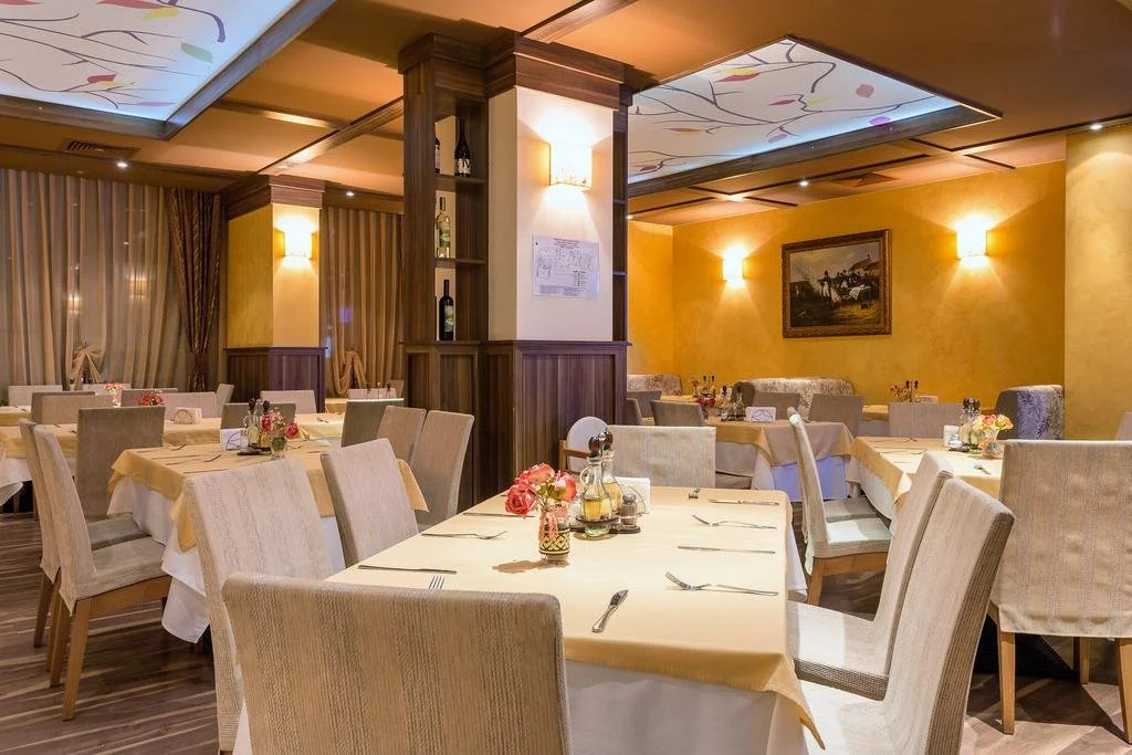 Green Wood Hotel & Spa