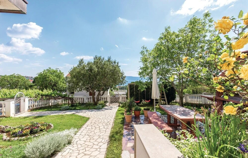5 Bedroom Amazing Home In Klenovica