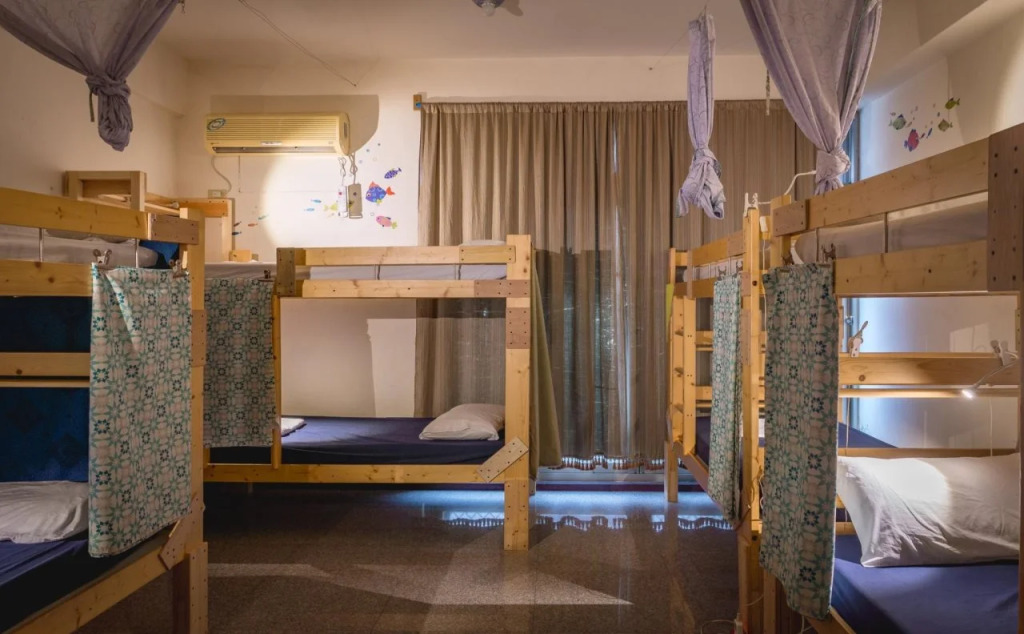 Fish hostel