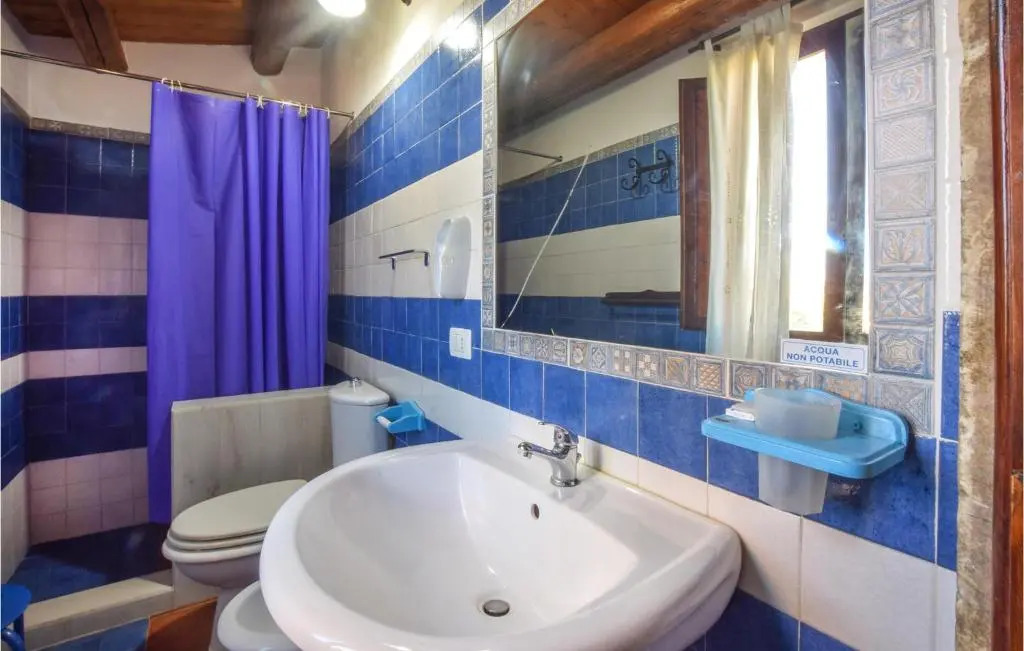 Cozy Home In Arenella With Swimming Pool