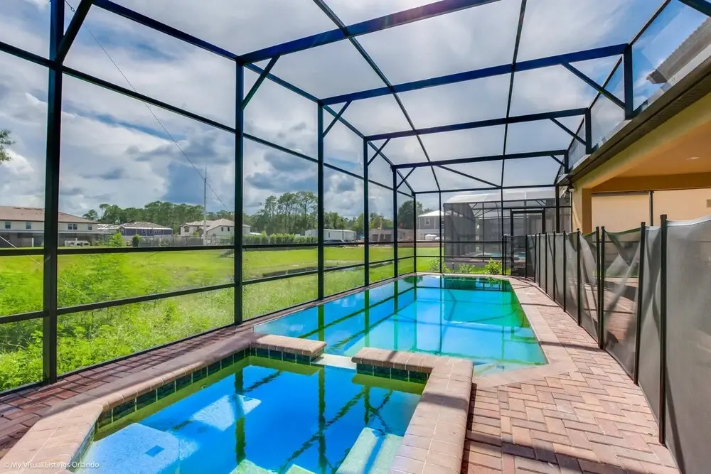 8875 Ultimate 8 Bedroom 6 Bathroom Windsor