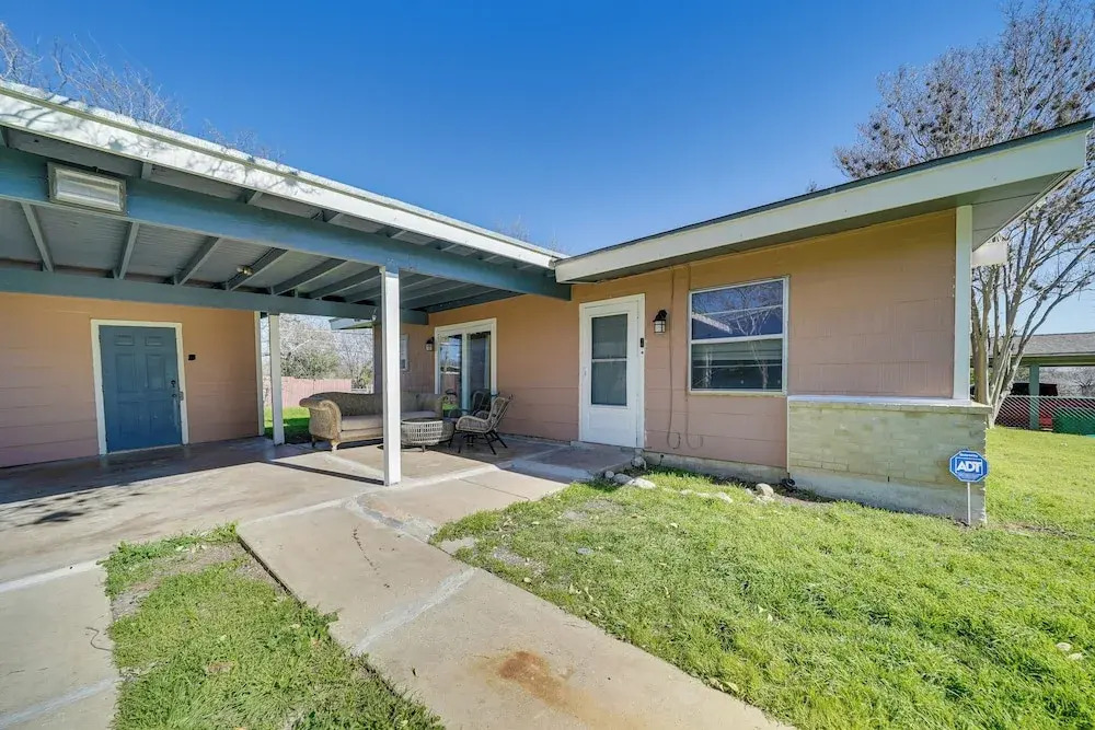 San Antonio Home Near AFB & Hospitals: WFH Welcome