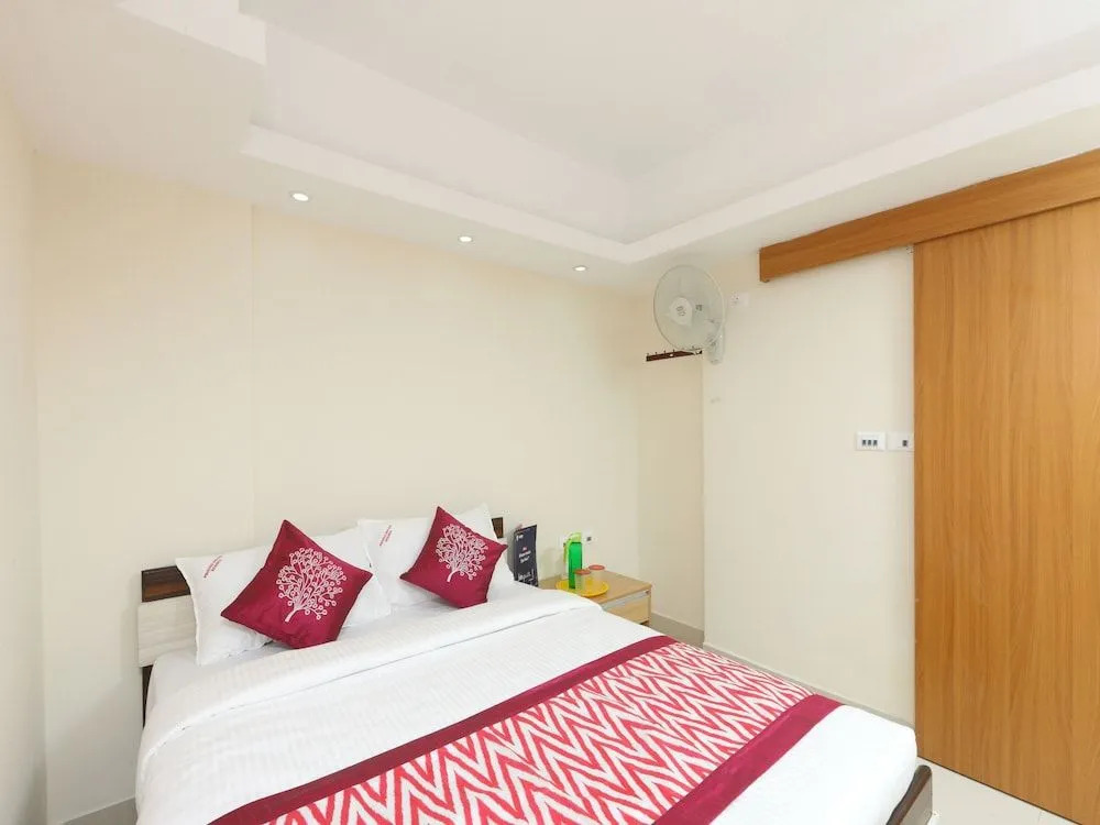OYO 11342 Phoenix Inn