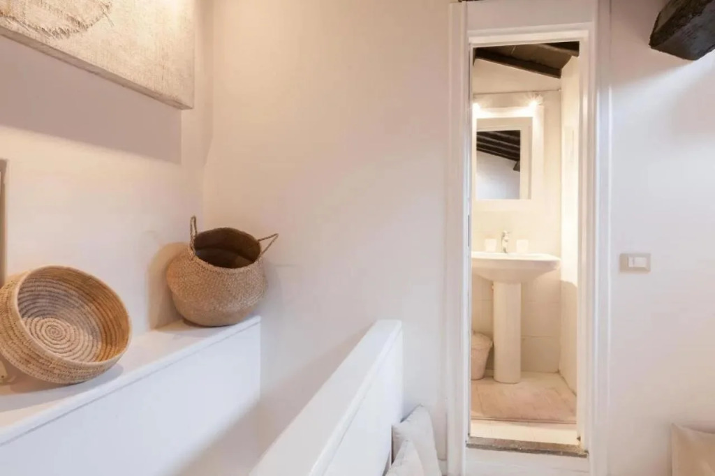 Luxury Navona apartments by Flatinrome