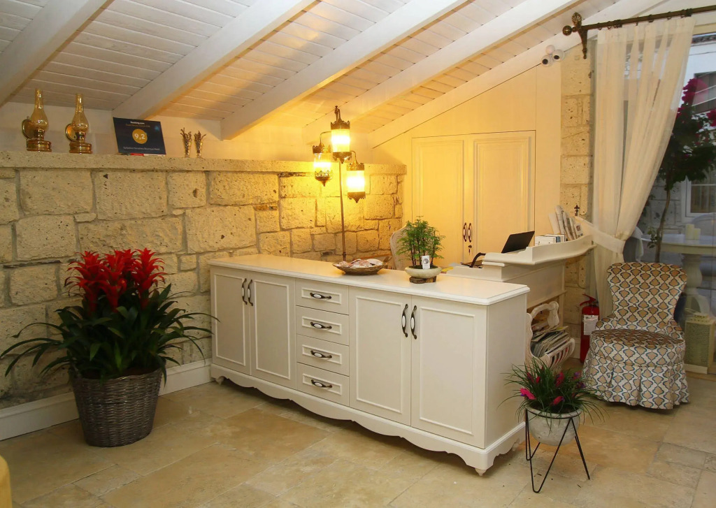 Salbakos Herakleia Hotel