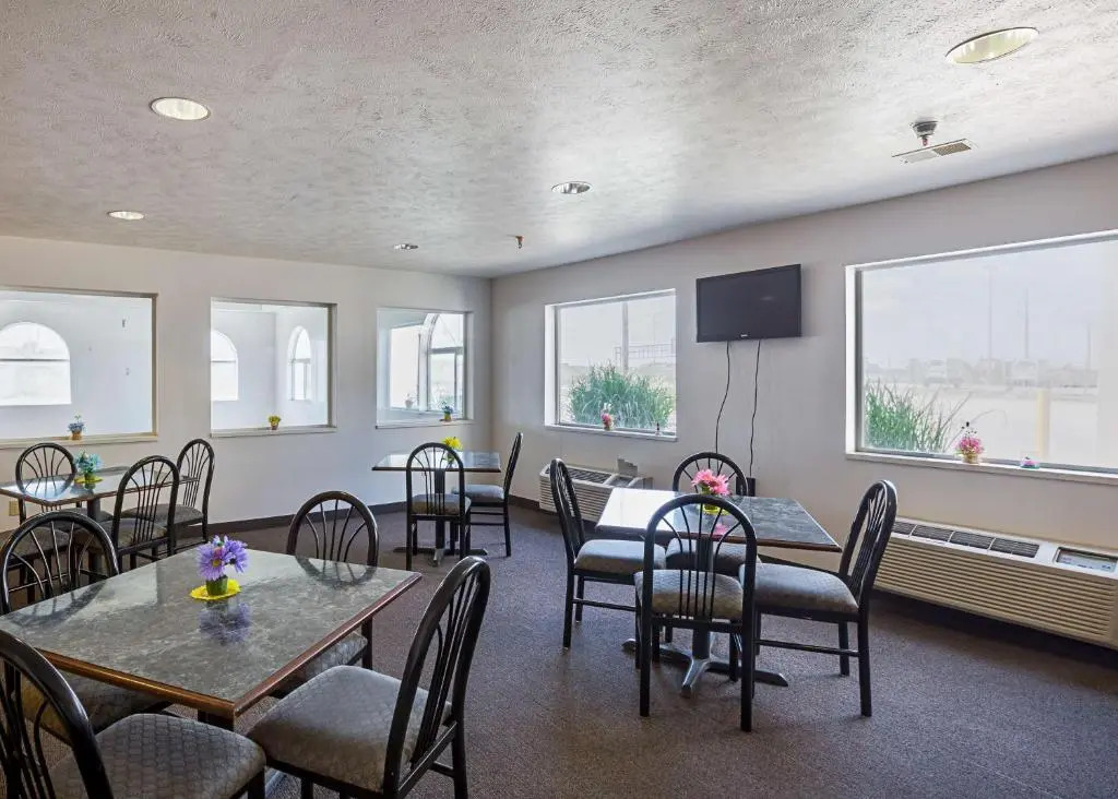 Motel 6 Omaha - IAT West