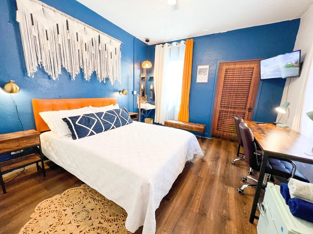 ITH San Diego Mission Beach Backpacker Hostel