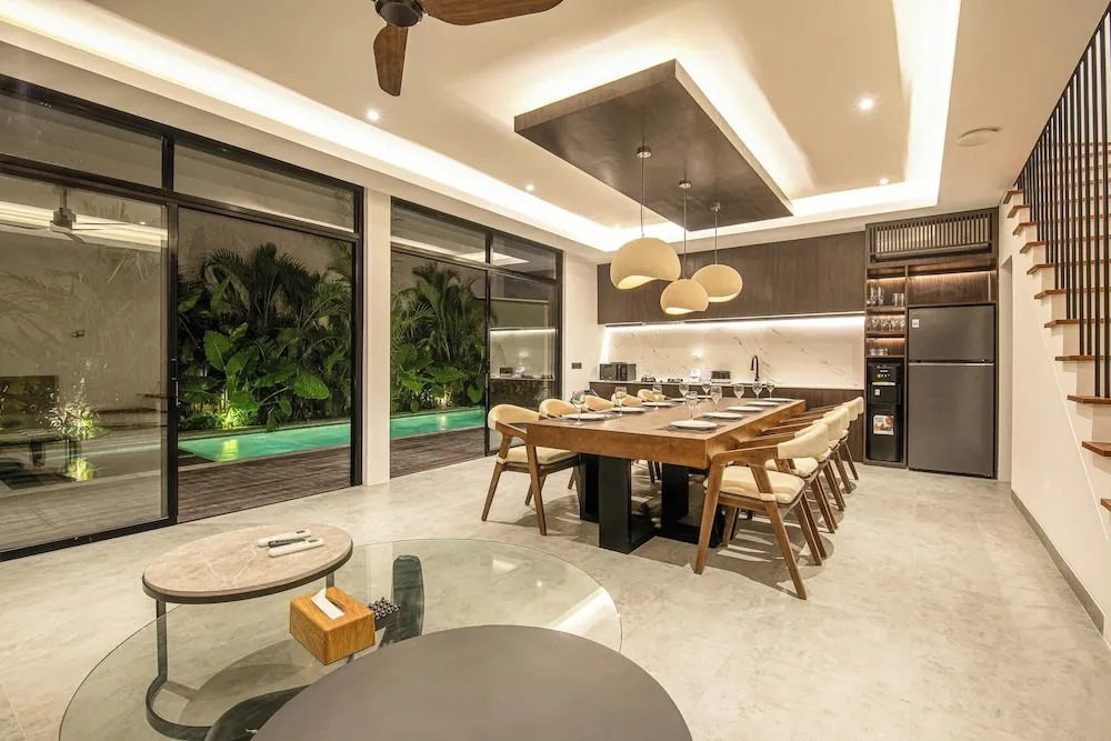 Tropical Elegance 5BR Canggu Villa Near Beach