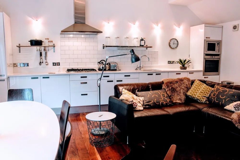 1 Bedroom House With Balcony