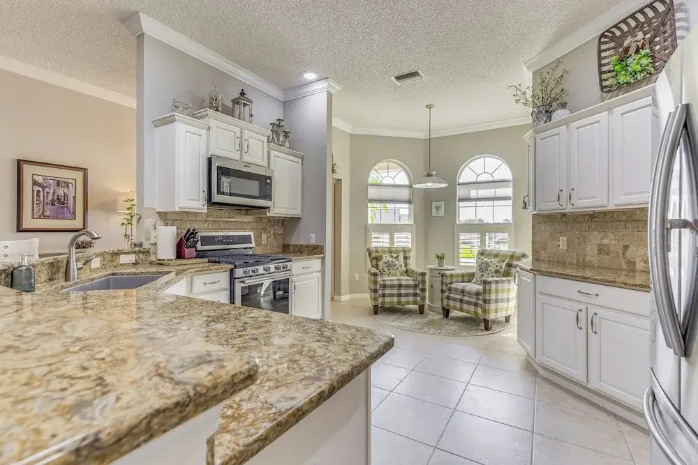 Near Golf Courses Home with Sunroom in The Villages