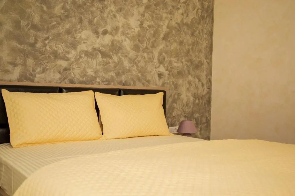 Golden Apartment 1