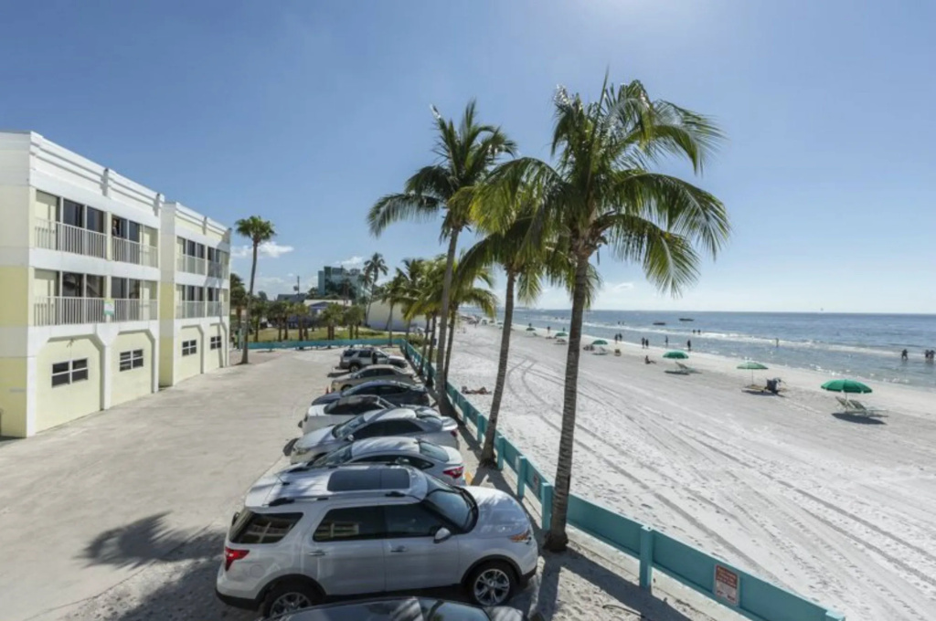 Pierview Hotel and Suites