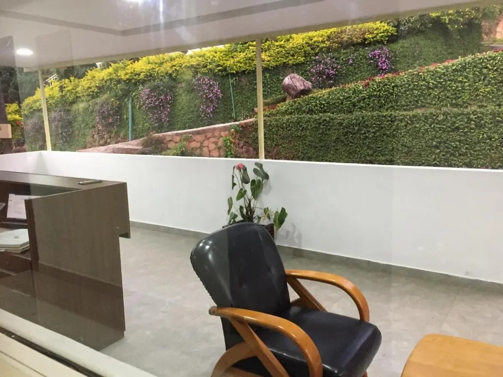The Cliff Resort, Munnar