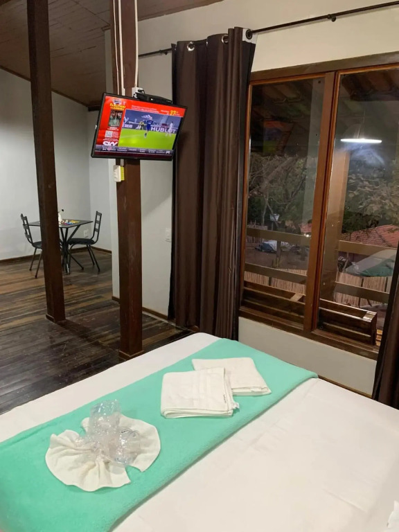 Casa Amarela Cipó Suítes e Cipó Kombi VIP 600m centro Serra do Cipó