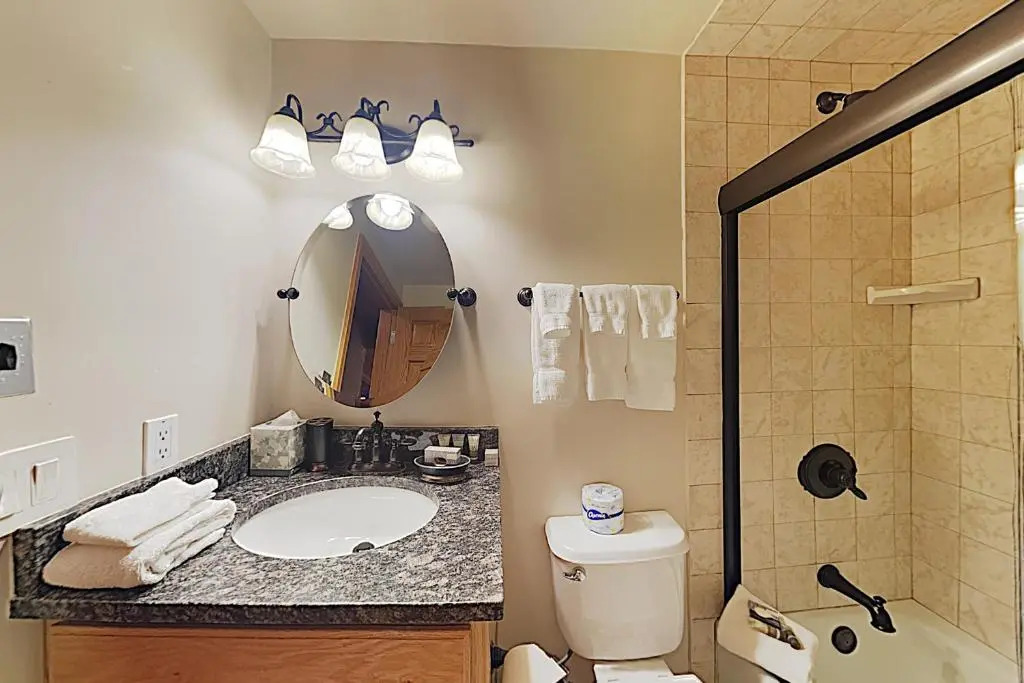 Timberline Condominiums 2 Bedroom Deluxe Unit B1D