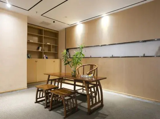 Huayi Kaiyuan Hotel (Wanda Plaza)