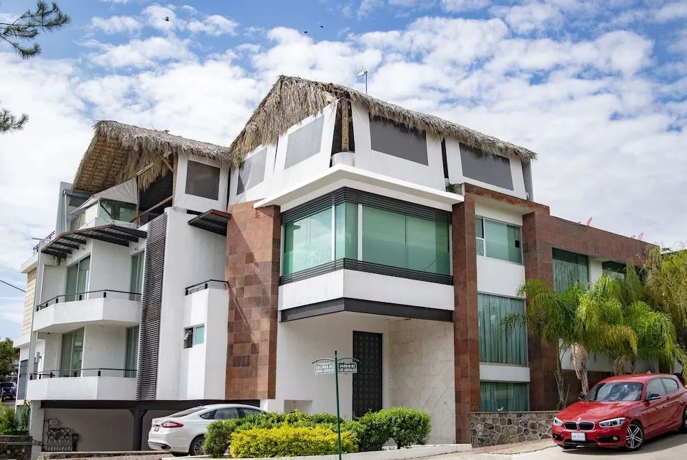 Giakor Suites - Gran Jardín
