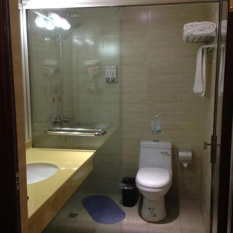 Vanble Hotel (Chongqing Yuanyang light rail station)