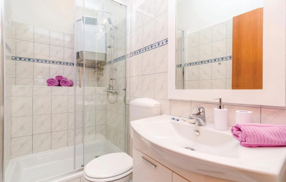 Nice Home in Ratac With Wifi and 2 Bedrooms