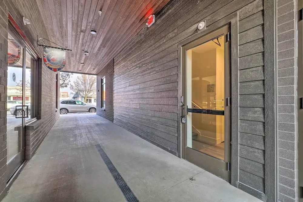 Downtown Traverse City Condo: 32 Mi to Ski Slopes!