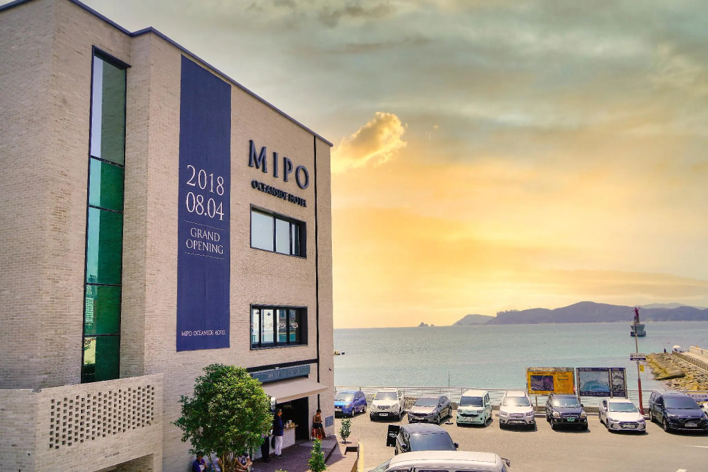 Mipo Oceanside Hotel