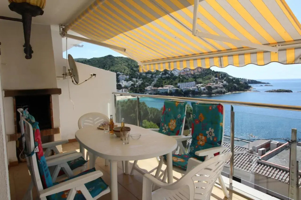 3335 Mirador II