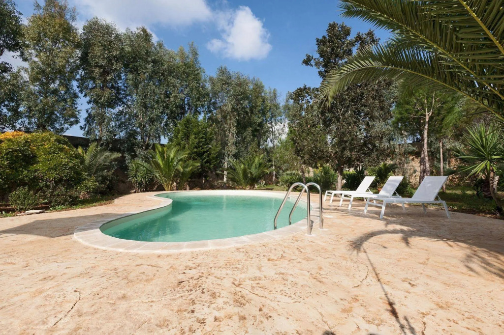Villa Aura