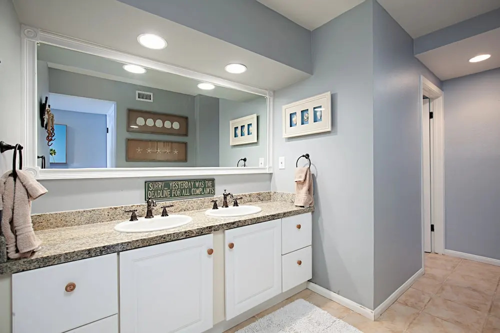 1121 Oceanside - 4 Br Home