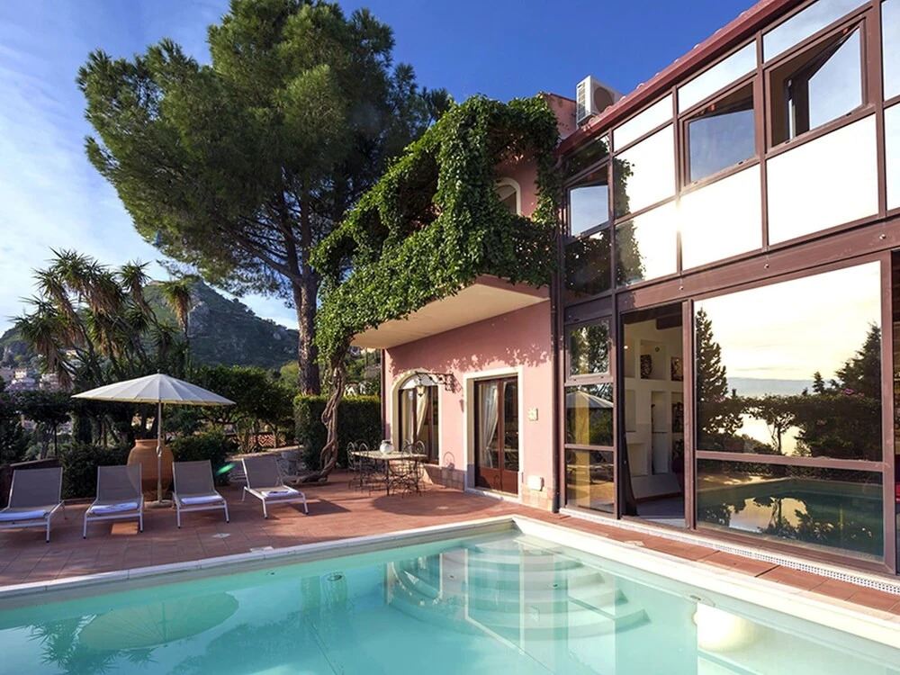 Villa With sea View and Private Pool Very Near to the Center of Taormina