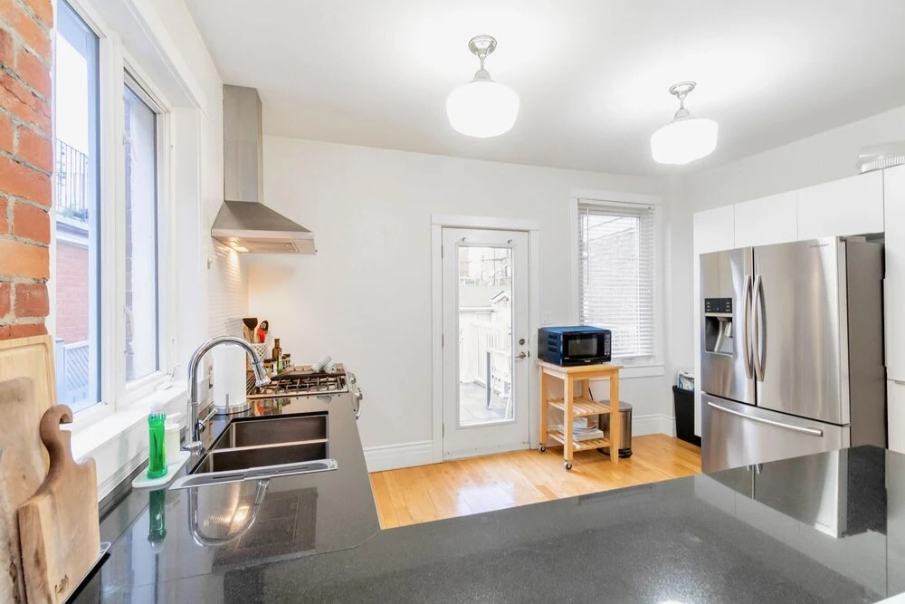Charming 3BR Home With BBQ Near Downtown Toronto