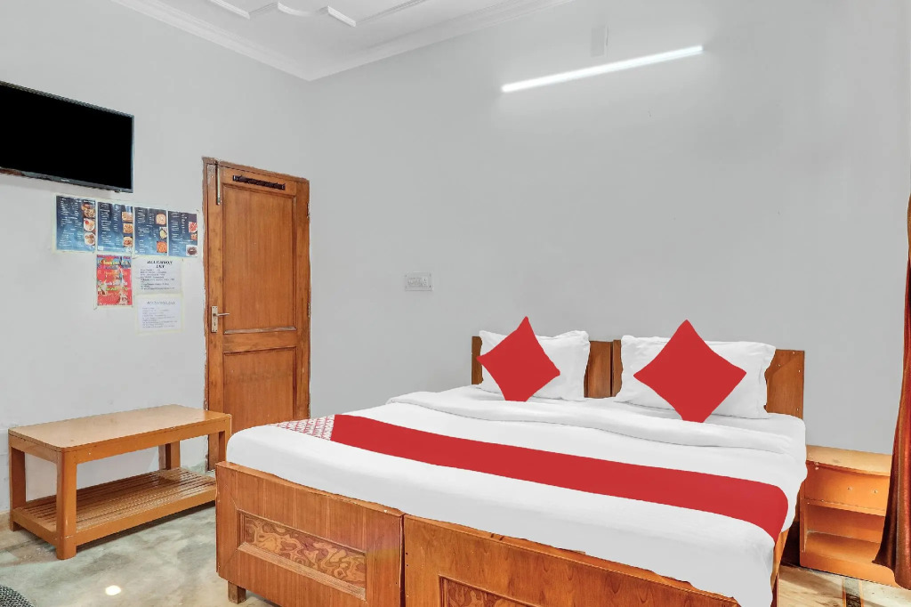 OYO Flagship 87309 Hotel Blue Moon
