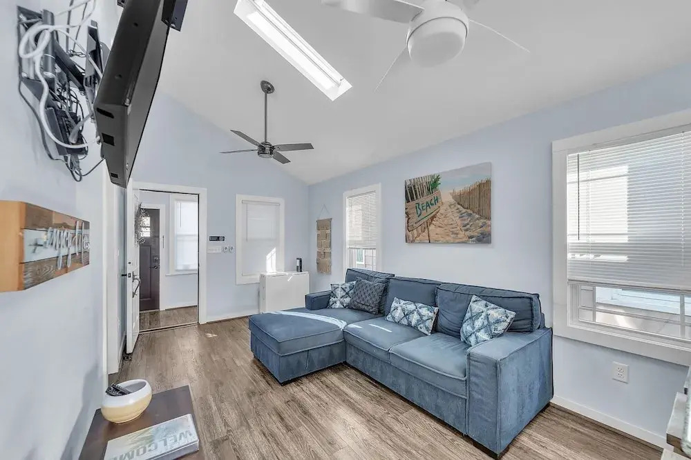 Cozy 3-br Retreat, Four Blocks To Beach & Boardwalk 3 Bedroom Home